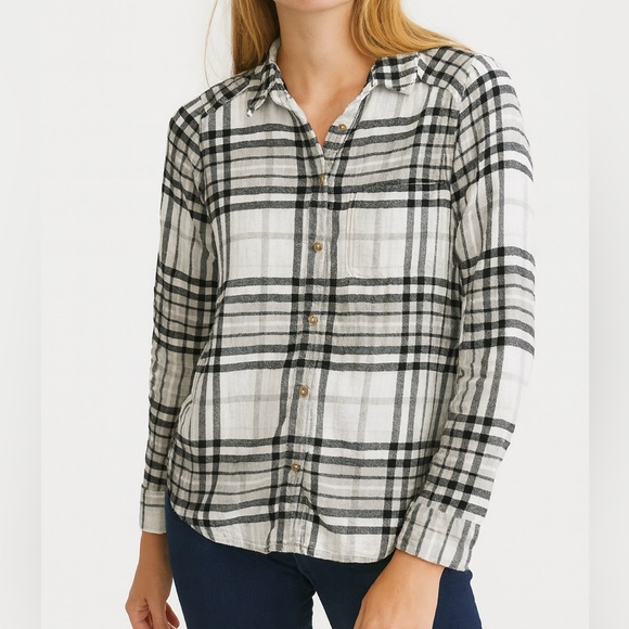 American Eagle Outfitters Tops - American Eagle Outfitters Black and White Flannel 100% Cotton